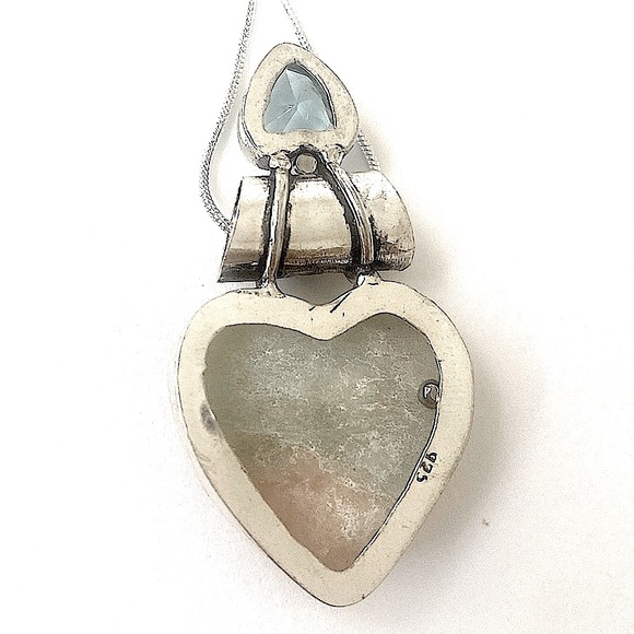 2 inch,Aqua Seraphinite and Blue Topaz 925 marked pendant on a silver chain - Picture 5 of 5